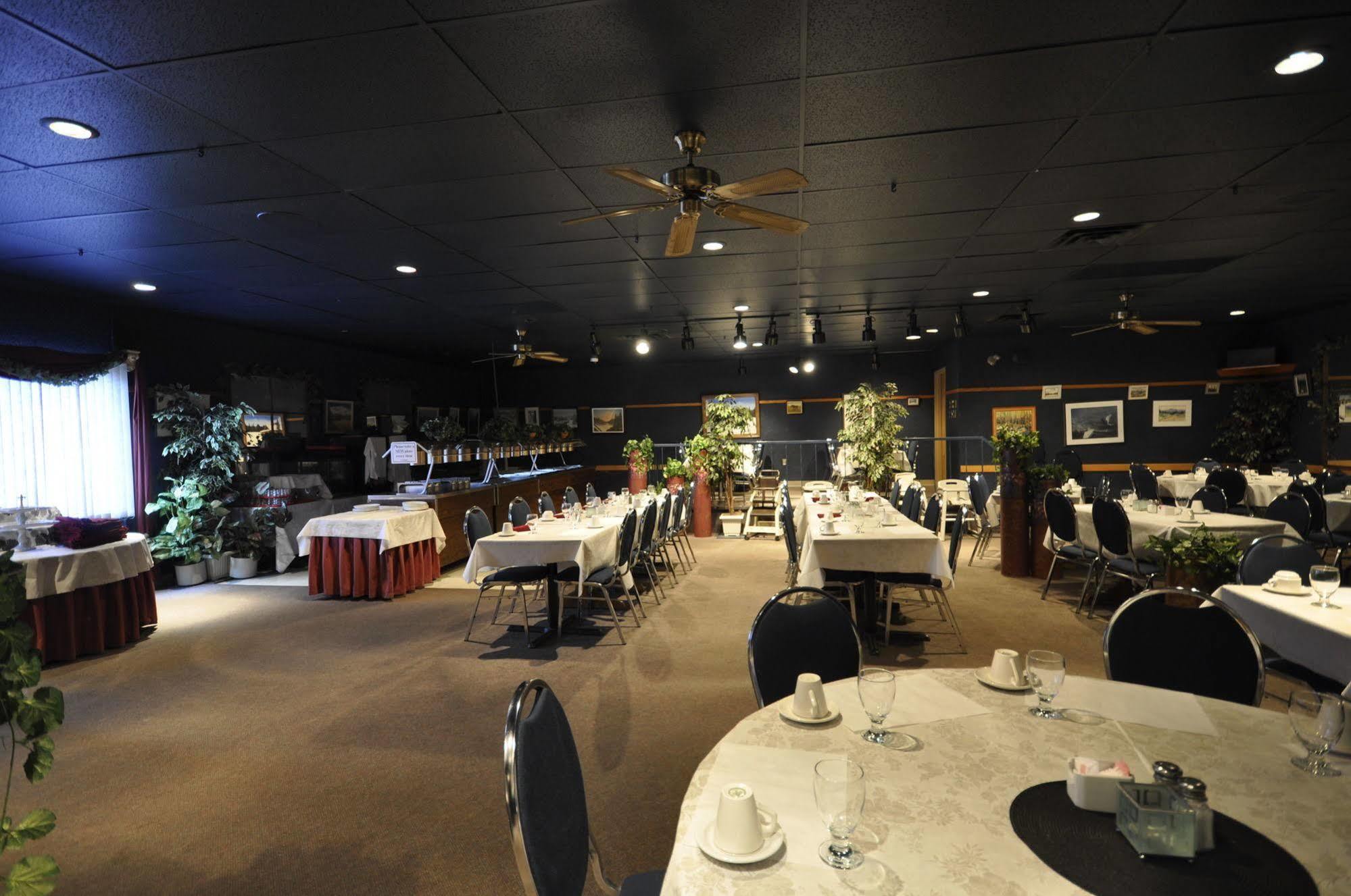 Beaverlodge Motor Inn מראה חיצוני תמונה
